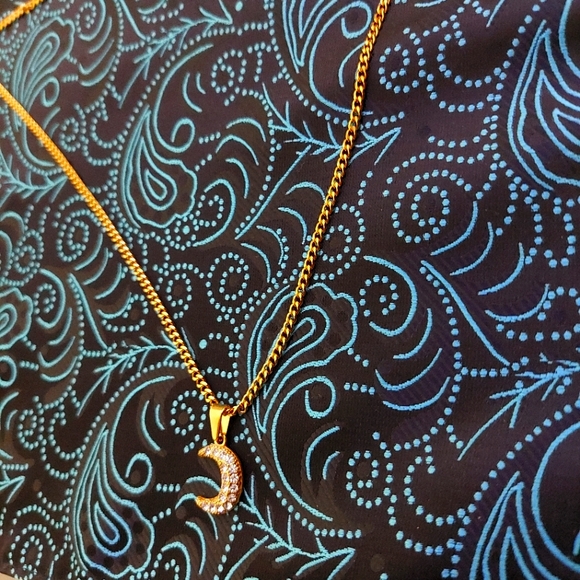 18K Gold Plated 🌙 Moon Pendant with 18K Gold Plated Miami Cuban Link - Picture 6 of 8